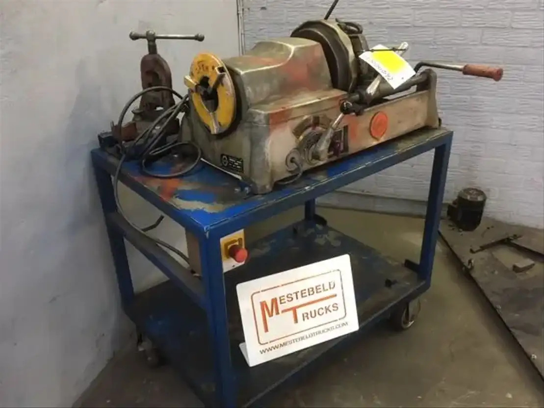 Diversen Draadsnijmachine Brutol type 713 - Машина: снимка 1 Diversen Draadsnijmachine Brutol type 713 - Машина: снимка 1