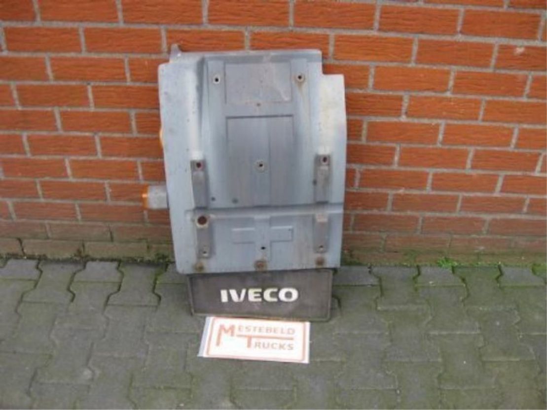 Iveco Spatbord Eurocargo 75 E 12 - Калник за Камион: снимка 1 Iveco Spatbord Eurocargo 75 E 12 - Калник за Камион: снимка 1