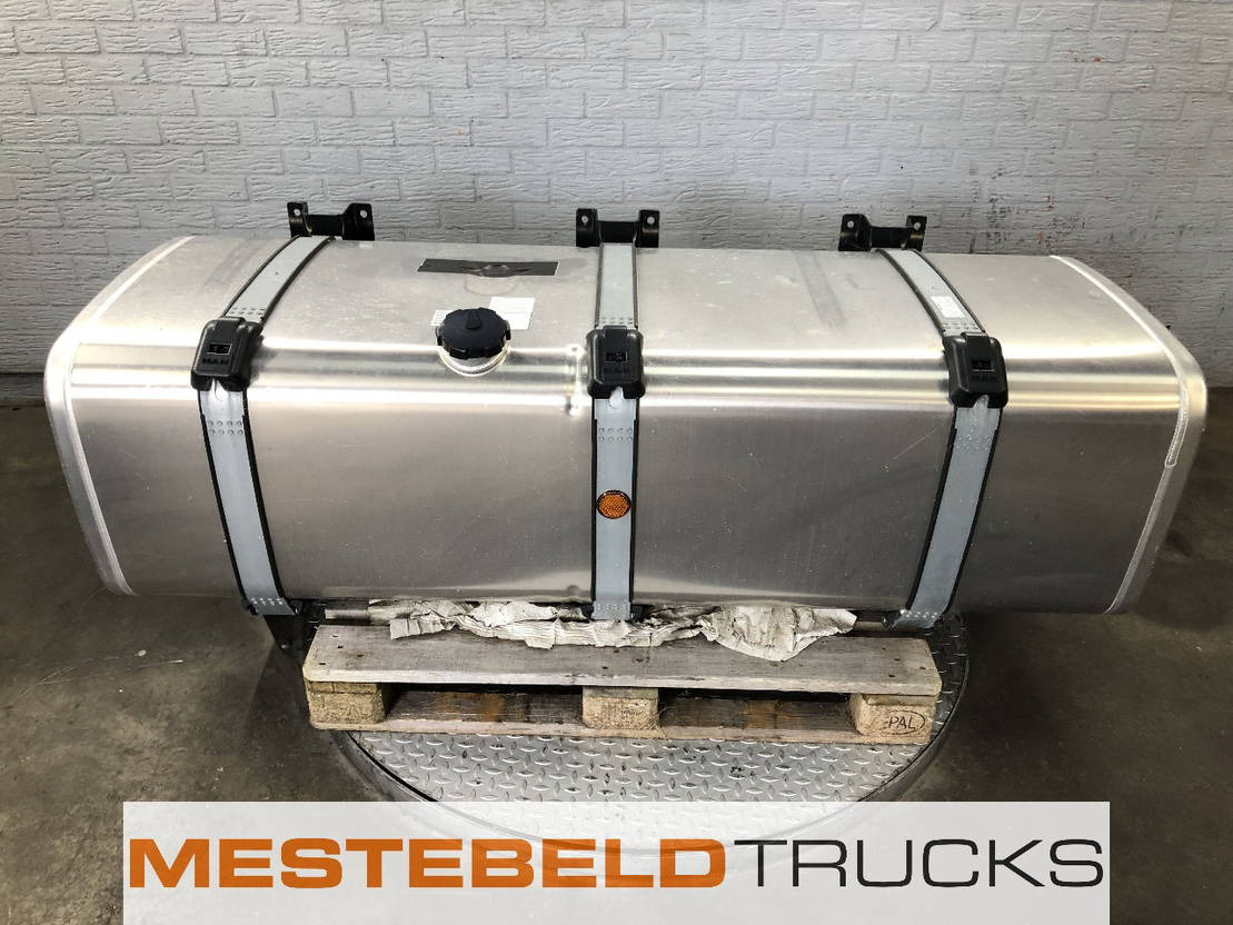 MAN Brandstoftank 700 liter - Резервоар за гориво за Камион: снимка 1 MAN Brandstoftank 700 liter - Резервоар за гориво за Камион: снимка 1