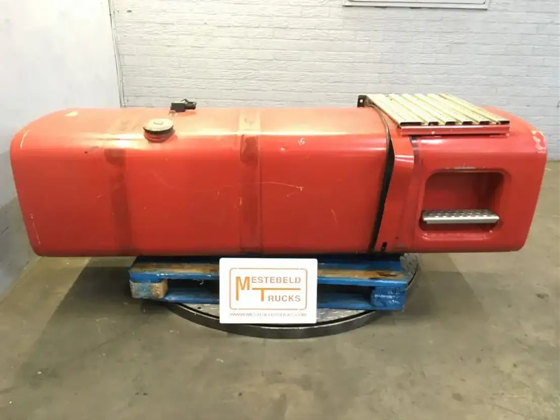 MAN Brandstoftank 710 liter - Резервоар за гориво за Камион: снимка 1 MAN Brandstoftank 710 liter - Резервоар за гориво за Камион: снимка 1