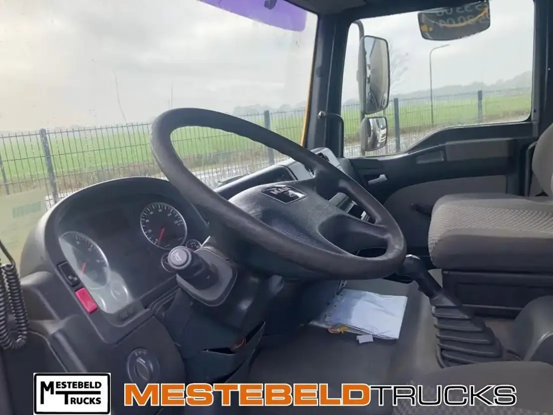 MAN Cabine TGM 15.240 - Кабина и интериор за Камион: снимка 3 MAN Cabine TGM 15.240 - Кабина и интериор за Камион: снимка 3