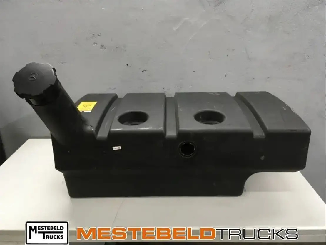 Mercedes-Benz Brandstoftank Atego 130 Liter - Резервоар за гориво за Камион: снимка 1 Mercedes-Benz Brandstoftank Atego 130 Liter - Резервоар за гориво за Камион: снимка 1