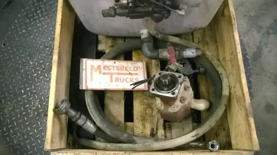 Mercedes-Benz Hydrauliek set met tandwielpomp - Хидравлика за Камион: снимка 1 Mercedes-Benz Hydrauliek set met tandwielpomp - Хидравлика за Камион: снимка 1