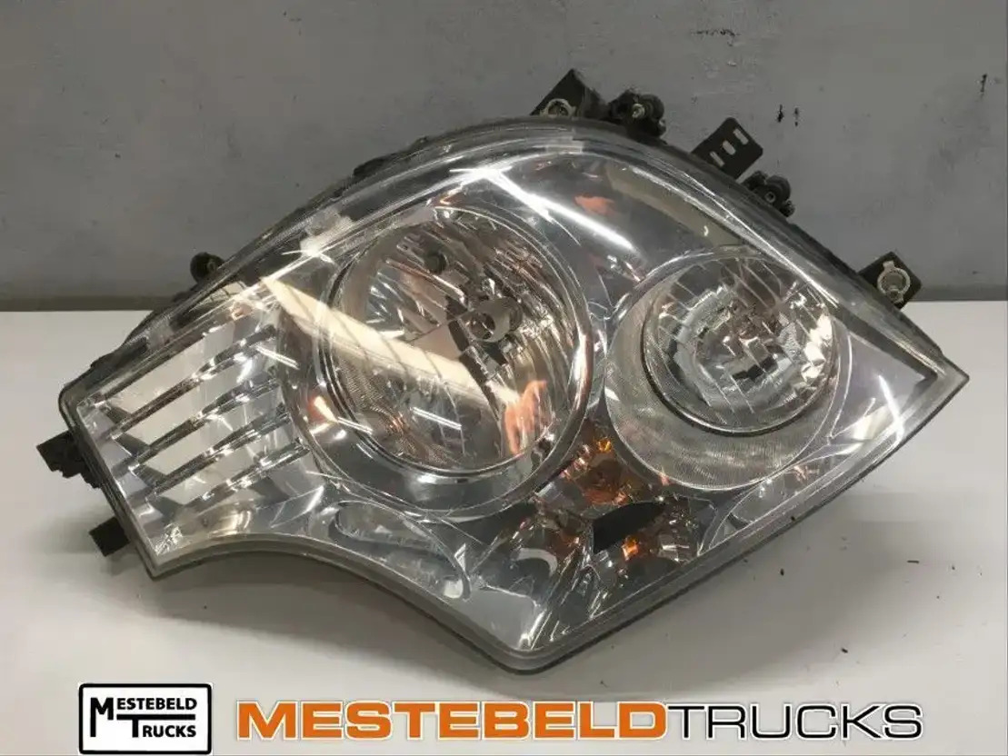 Mercedes-Benz Koplamp rechts - Електрическа система за Камион: снимка 1 Mercedes-Benz Koplamp rechts - Електрическа система за Камион: снимка 1