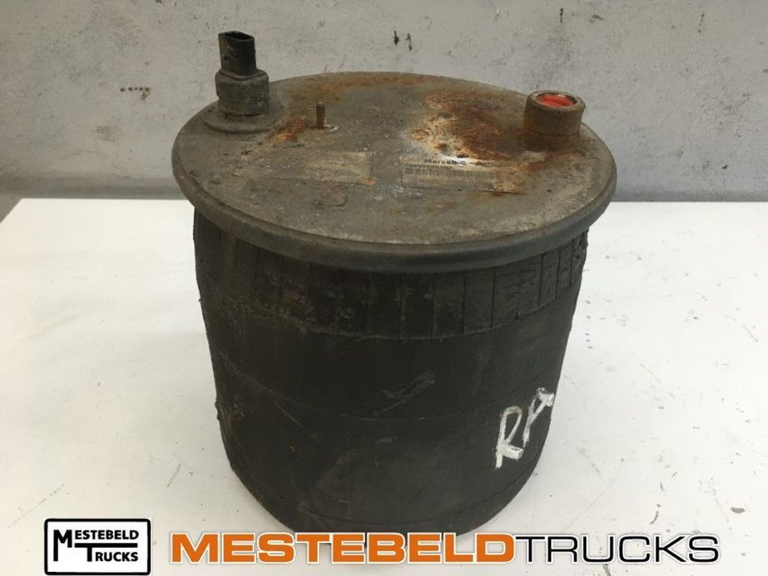 Mercedes-Benz Luchtbalg met sensor achteras - Въздушно окачване за Камион: снимка 1 Mercedes-Benz Luchtbalg met sensor achteras - Въздушно окачване за Камион: снимка 1