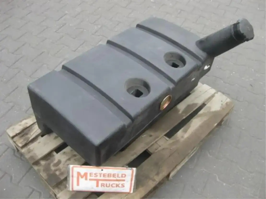 Mercedes-Benz Tank - Резервоар за гориво за Камион: снимка 1 Mercedes-Benz Tank - Резервоар за гориво за Камион: снимка 1