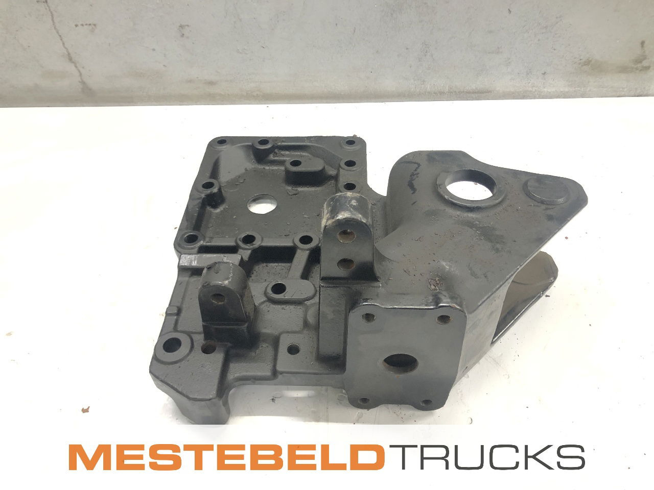 Renault Steun v. dwarsbalk Midlum - Рама/ Шаси за Камион: снимка 1 Renault Steun v. dwarsbalk Midlum - Рама/ Шаси за Камион: снимка 1