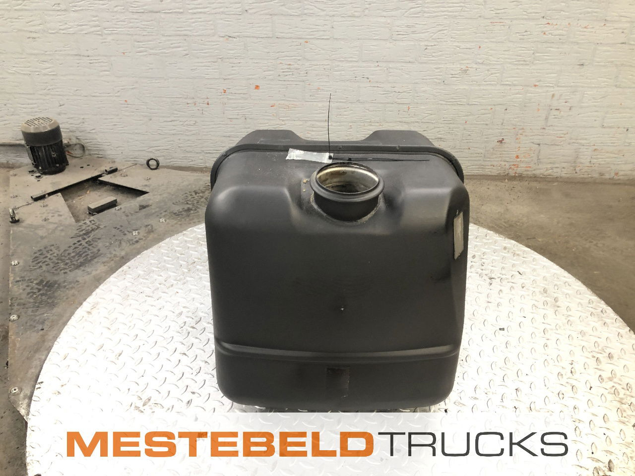 Scania Uitlaatdemper 4-serie - Изпускателна система за Камион: снимка 1 Scania Uitlaatdemper 4-serie - Изпускателна система за Камион: снимка 1