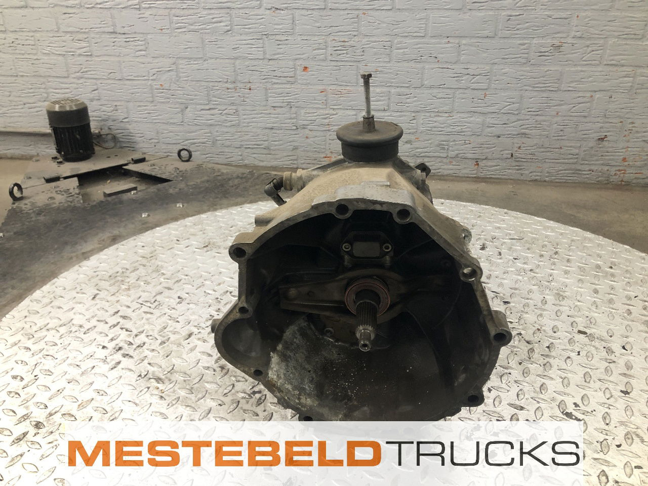Volkswagen Versnellingsbak Crafter LT 2.5 G28-5R - Скоростна кутия и части за Камион: снимка 4 Volkswagen Versnellingsbak Crafter LT 2.5 G28-5R - Скоростна кутия и части за Камион: снимка 4