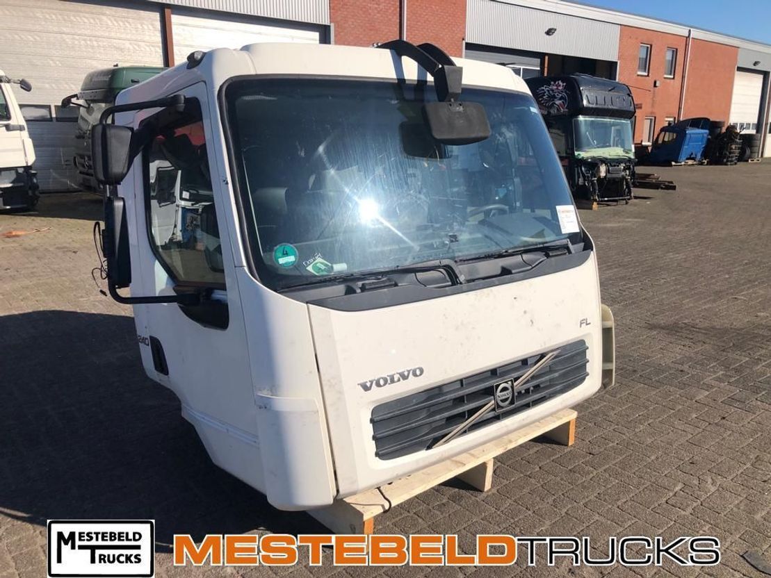 Volvo Cabine - Кабина за Камион: снимка 1 Volvo Cabine - Кабина за Камион: снимка 1