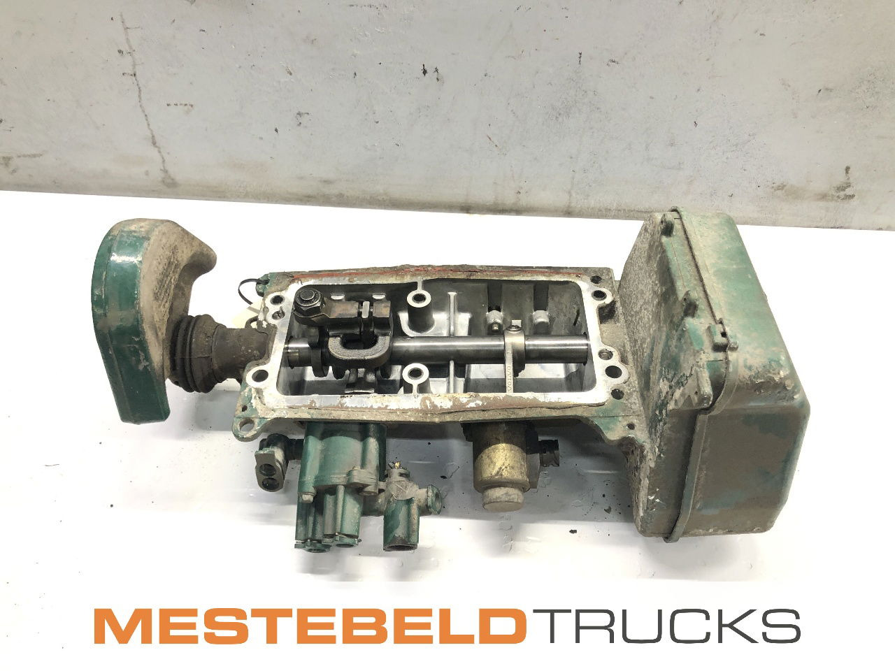 Volvo Schakeldeksel FH12 - Скоростна кутия и части за Камион: снимка 1 Volvo Schakeldeksel FH12 - Скоростна кутия и части за Камион: снимка 1