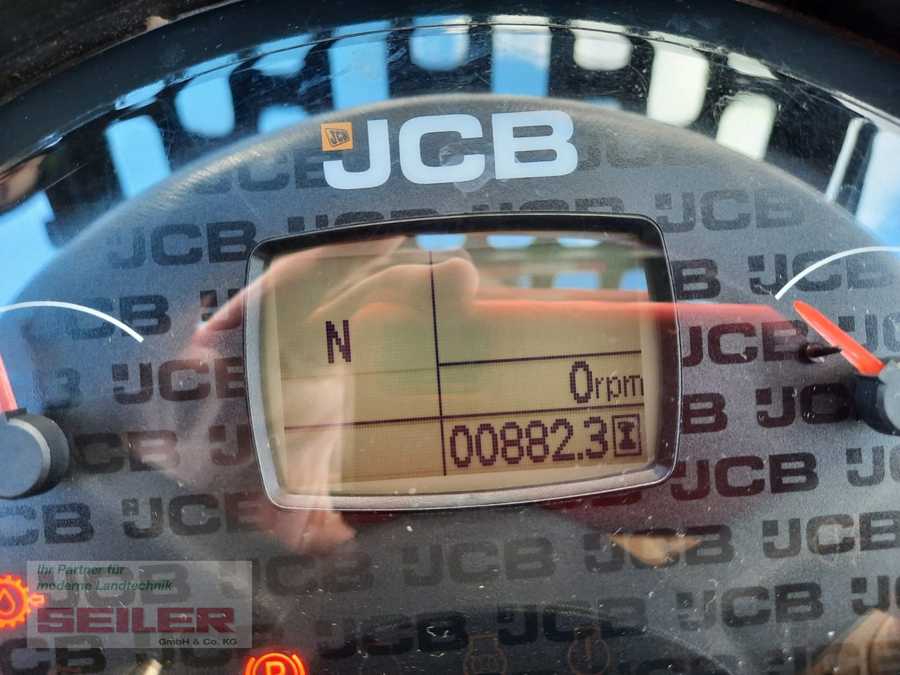 JCB 403 Agri PLUS - Компактен товарач: снимка 5 JCB 403 Agri PLUS - Компактен товарач: снимка 5