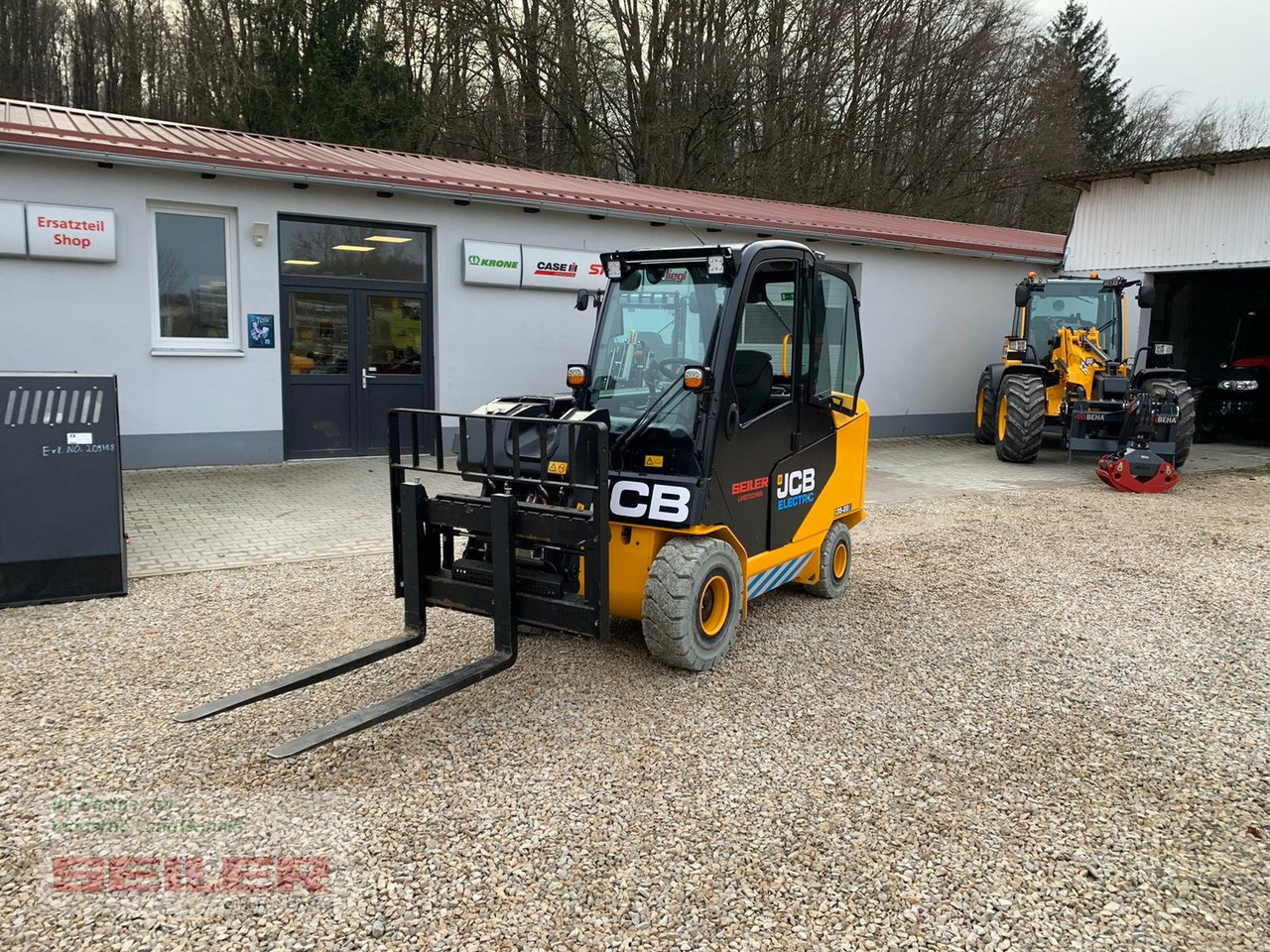 JCB TLT 35-22E Teletruk - Телескопичен товарач: снимка 2 JCB TLT 35-22E Teletruk - Телескопичен товарач: снимка 2