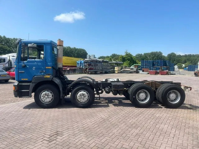 MAN 32.403 8x4 chassis Manual Full Steel - Шаси кабина: снимка 2 MAN 32.403 8x4 chassis Manual Full Steel - Шаси кабина: снимка 2