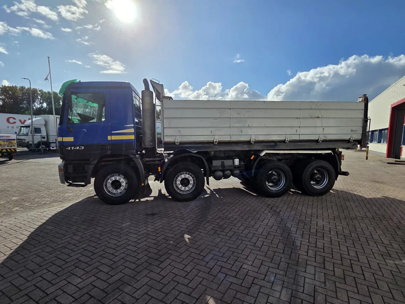 Mercedes-Benz Actros 4143 8X4 TIPPER (THREE PEDALS) - Самосвал камион: снимка 3 Mercedes-Benz Actros 4143 8X4 TIPPER (THREE PEDALS) - Самосвал камион: снимка 3