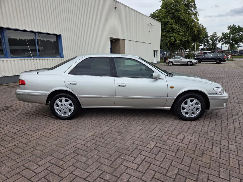Toyota Camry 3.0 V6 24v // Automaat // leather Seats Cruise Control - Седан: снимка 2 Toyota Camry 3.0 V6 24v // Automaat // leather Seats Cruise Control - Седан: снимка 2