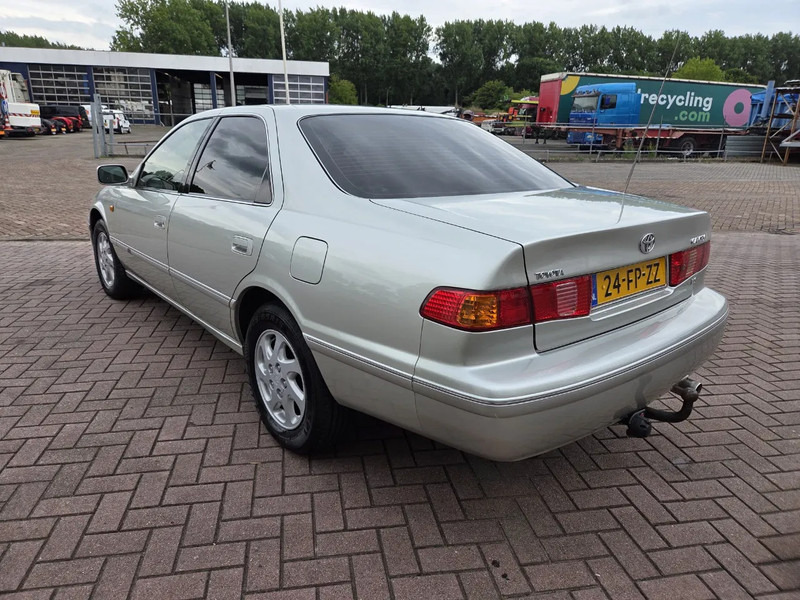 Toyota Camry 3.0 V6 24v // Automaat // leather Seats Cruise Control - Седан: снимка 5 Toyota Camry 3.0 V6 24v // Automaat // leather Seats Cruise Control - Седан: снимка 5