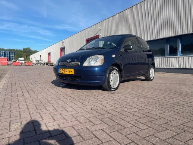 Toyota Yaris 1.3 3DRS - Хечбек: снимка 3 Toyota Yaris 1.3 3DRS - Хечбек: снимка 3