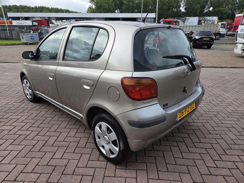 Toyota Yaris 1.3 VVT-i Idols 5drs - Хечбек: снимка 5 Toyota Yaris 1.3 VVT-i Idols 5drs - Хечбек: снимка 5