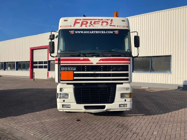 DAF XF 95.430 Manual-Gear Euro 3 - Влекач: снимка 2 DAF XF 95.430 Manual-Gear Euro 3 - Влекач: снимка 2