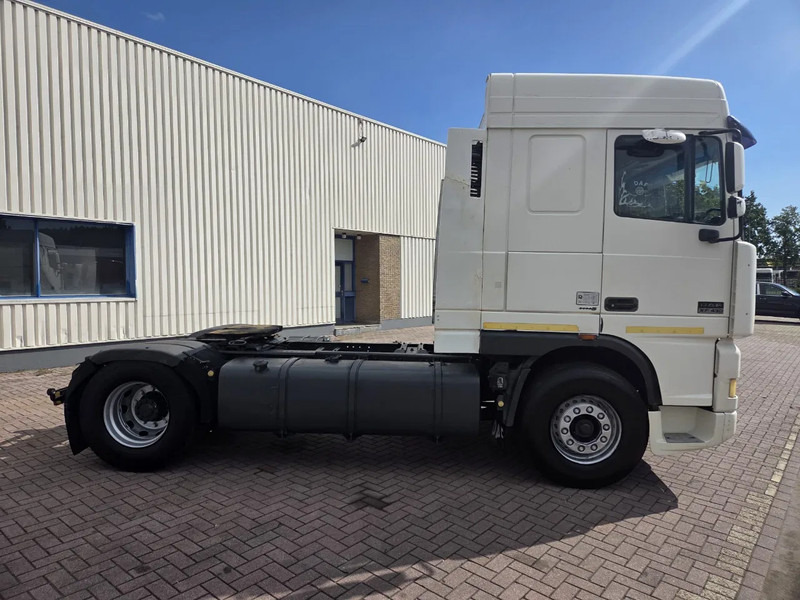 DAF XF 95.430 Manual gear Euro 3 - Влекач: снимка 2 DAF XF 95.430 Manual gear Euro 3 - Влекач: снимка 2
