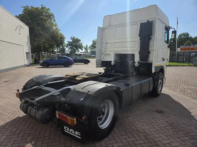 DAF XF 95.430 Manual gear Euro 3 - Влекач: снимка 4 DAF XF 95.430 Manual gear Euro 3 - Влекач: снимка 4