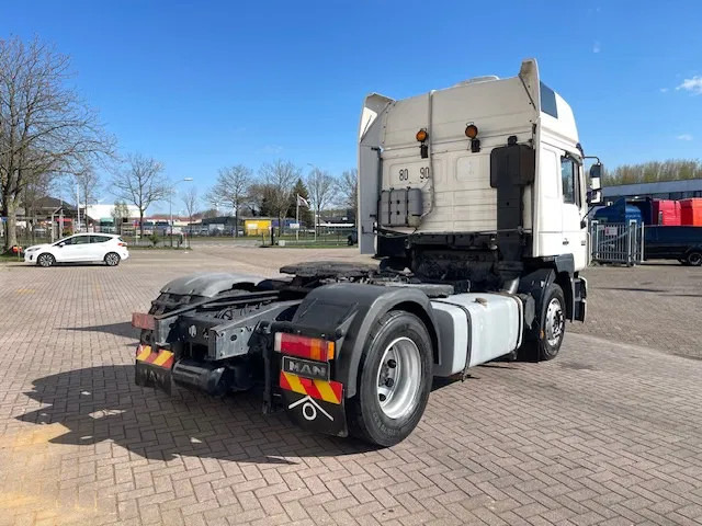 MAN 19.463 6 Cilinder Manual pomp - Влекач: снимка 3 MAN 19.463 6 Cilinder Manual pomp - Влекач: снимка 3