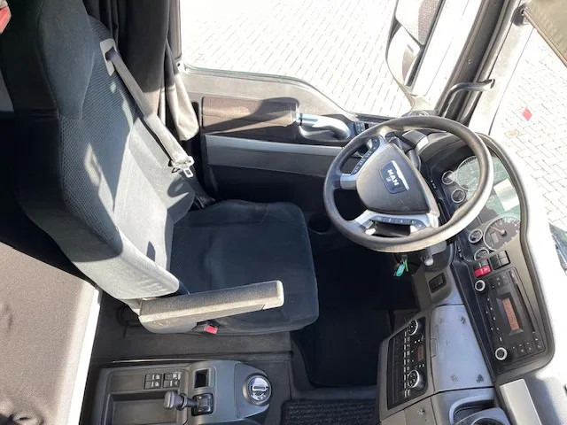 Interior photo 2: Влекач MAN TGX 18.480 Euro 5 Retarder