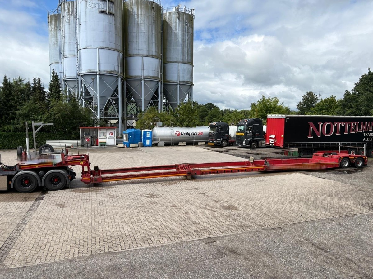 FAYMONVILLE STBZ - 2VAA Megamax Yachttransport - Нискорамна площадка полуремарке: снимка 1 FAYMONVILLE STBZ - 2VAA Megamax Yachttransport - Нискорамна площадка полуремарке: снимка 1