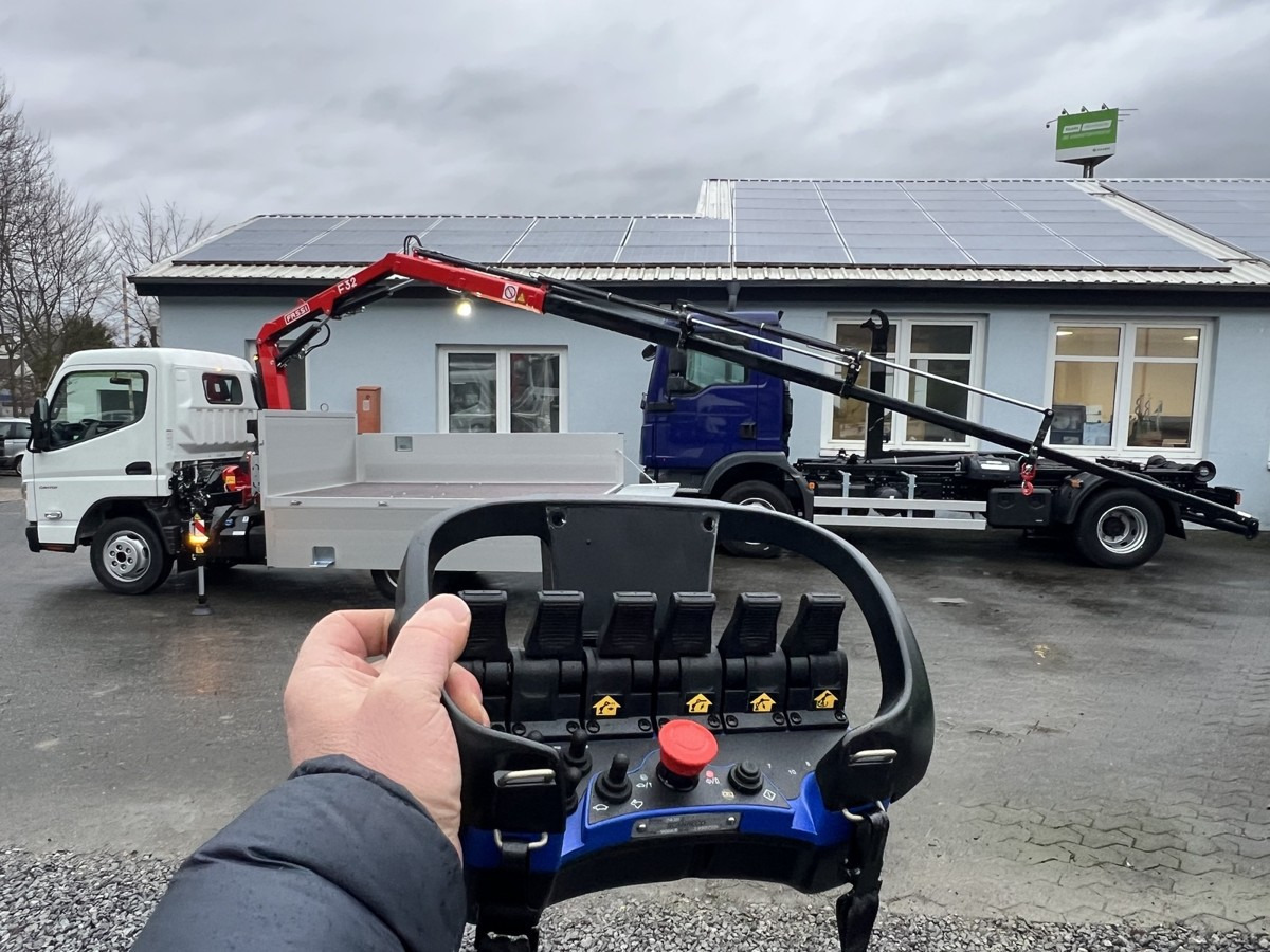 FUSO 3S15 Alu Pritsche 2.80m Ladekran Funk! sofort ve - Бордови бус: снимка 2 FUSO 3S15 Alu Pritsche 2.80m Ladekran Funk! sofort ve - Бордови бус: снимка 2