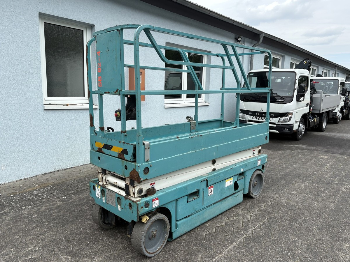 GENIE Haulotte Compact 8 baugleich GS 2032 sofort verf - Ножична работна платформа: снимка 1 GENIE Haulotte Compact 8 baugleich GS 2032 sofort verf - Ножична работна платформа: снимка 1