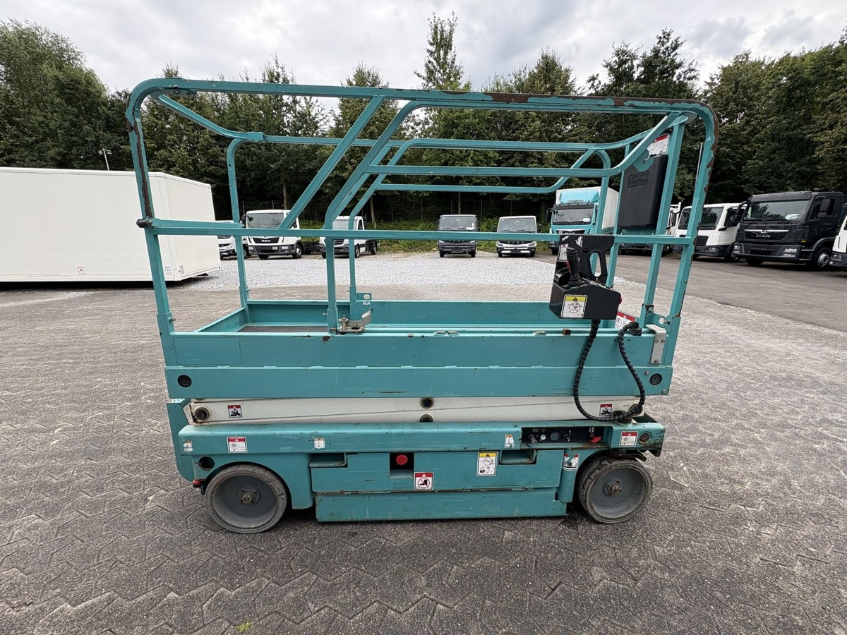 GENIE Haulotte Compact 8 baugleich GS 2032 sofort verf - Ножична работна платформа: снимка 3 GENIE Haulotte Compact 8 baugleich GS 2032 sofort verf - Ножична работна платформа: снимка 3