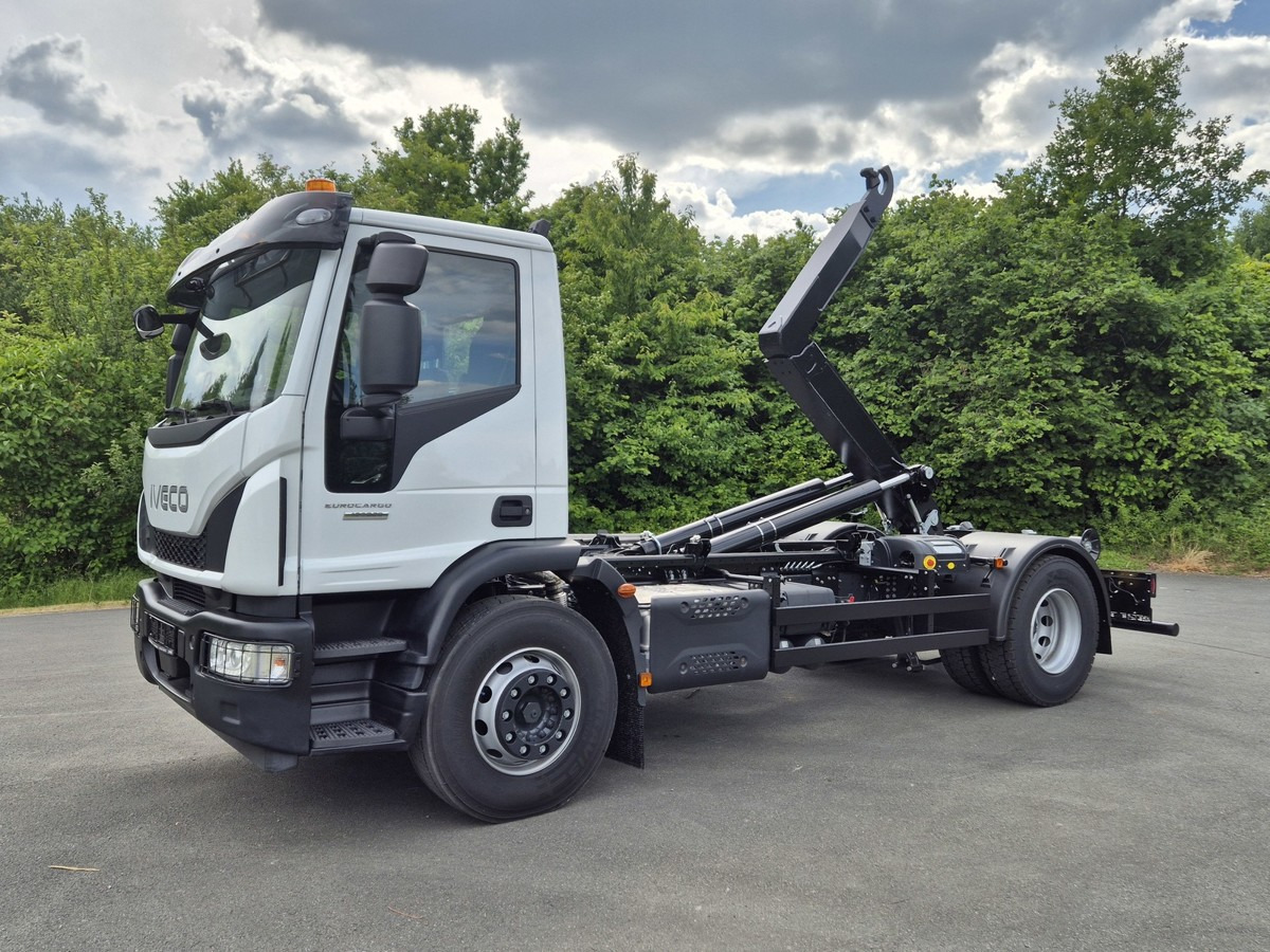 IVECO Euro Cargo 180E32 4x2 Abrollkipper Teleskoparm - Мултилифт с кука камион: снимка 1 IVECO Euro Cargo 180E32 4x2 Abrollkipper Teleskoparm - Мултилифт с кука камион: снимка 1
