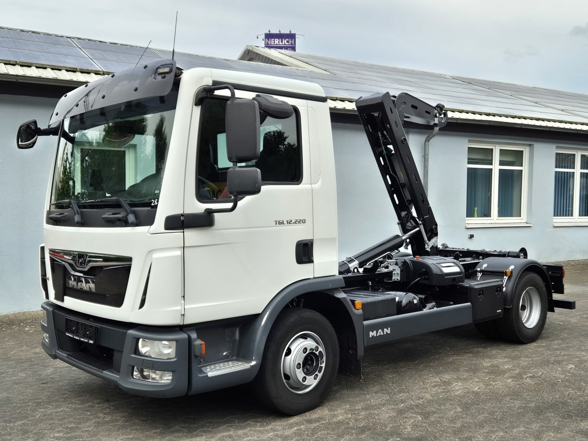 MAN TGL 12.250 BL City Abrollkipper AHK Euro 6 - Мултилифт с кука камион: снимка 1 MAN TGL 12.250 BL City Abrollkipper AHK Euro 6 - Мултилифт с кука камион: снимка 1