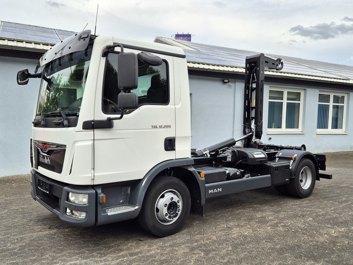 MAN TGL 12.250 BL City Abrollkipper AHK Euro 6 - Мултилифт с кука камион: снимка 2 MAN TGL 12.250 BL City Abrollkipper AHK Euro 6 - Мултилифт с кука камион: снимка 2