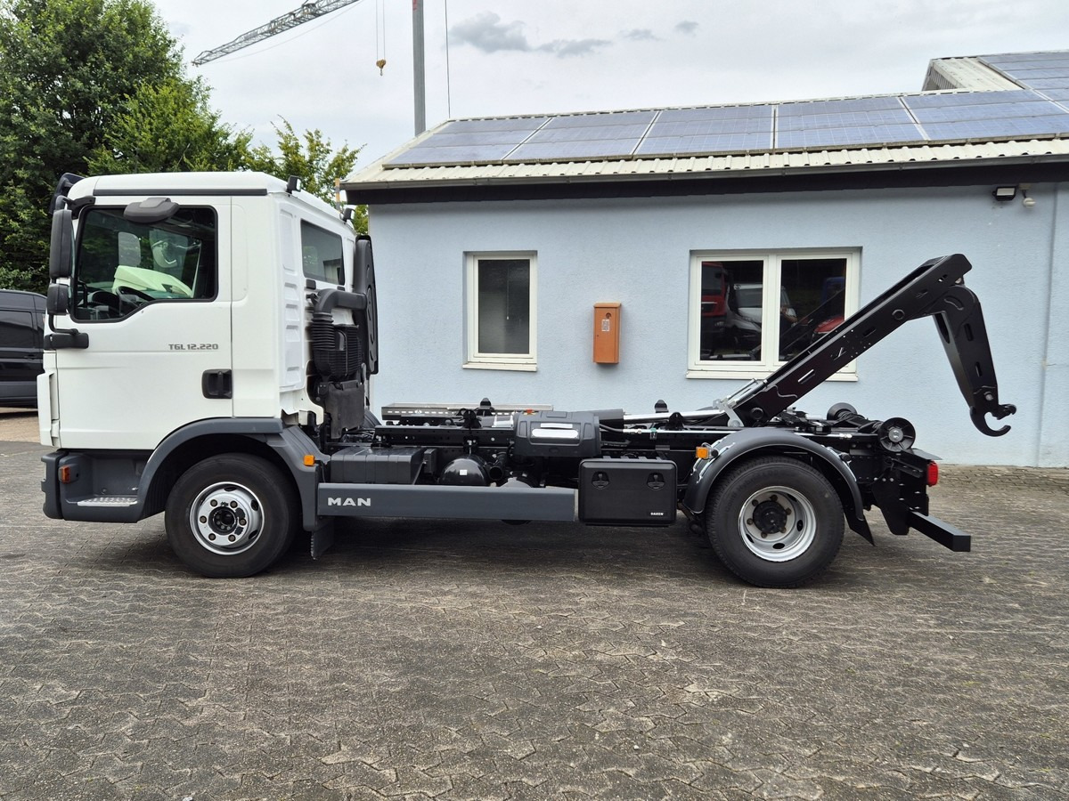 MAN TGL 12.250 BL City Abrollkipper NEU AHK Euro 6 - Мултилифт с кука камион: снимка 4 MAN TGL 12.250 BL City Abrollkipper NEU AHK Euro 6 - Мултилифт с кука камион: снимка 4