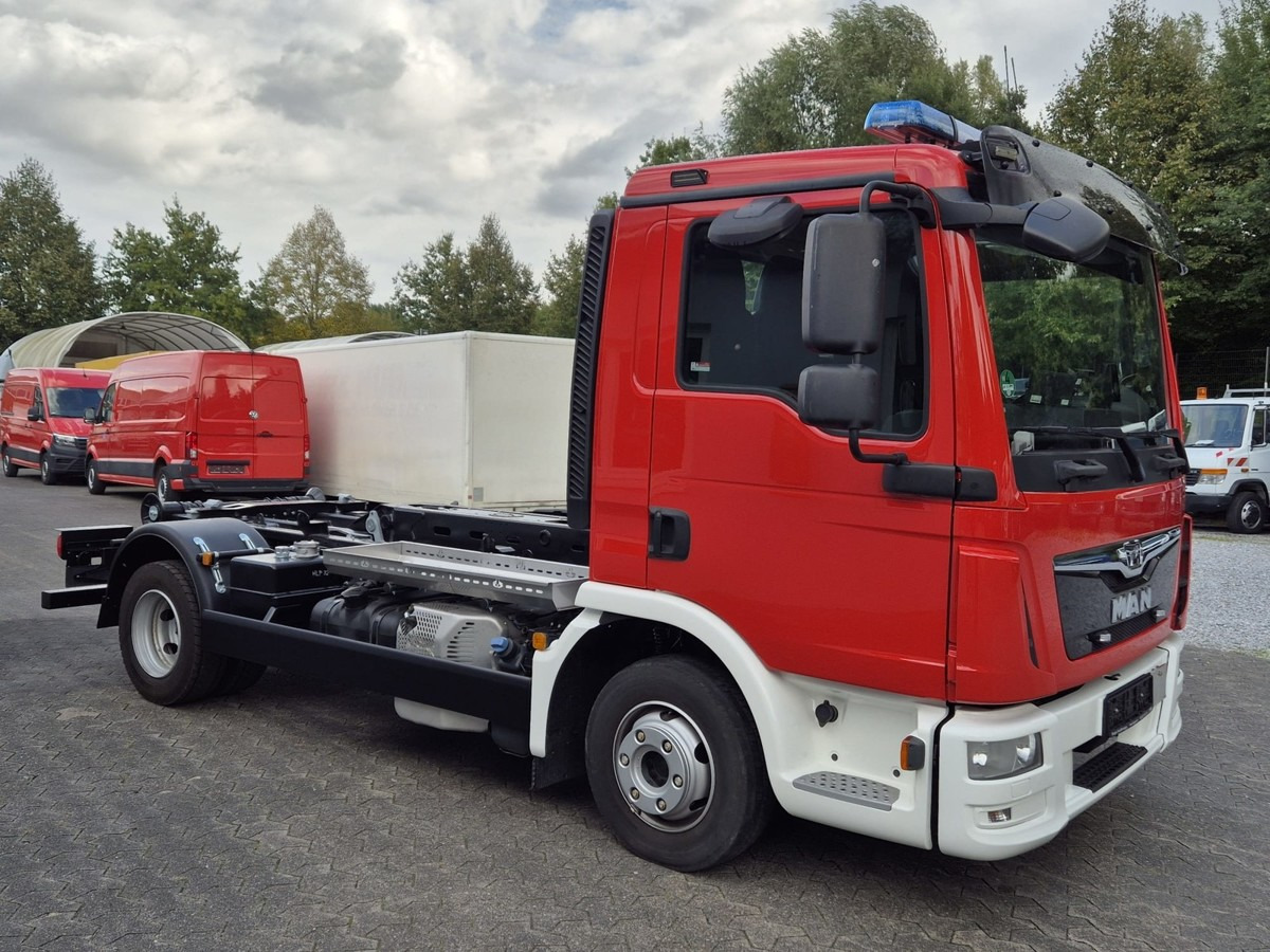 MAN TGL 8.190 Feuerwehrfahrzeug City Abrollkipper - Мултилифт с кука камион: снимка 5 MAN TGL 8.190 Feuerwehrfahrzeug City Abrollkipper - Мултилифт с кука камион: снимка 5