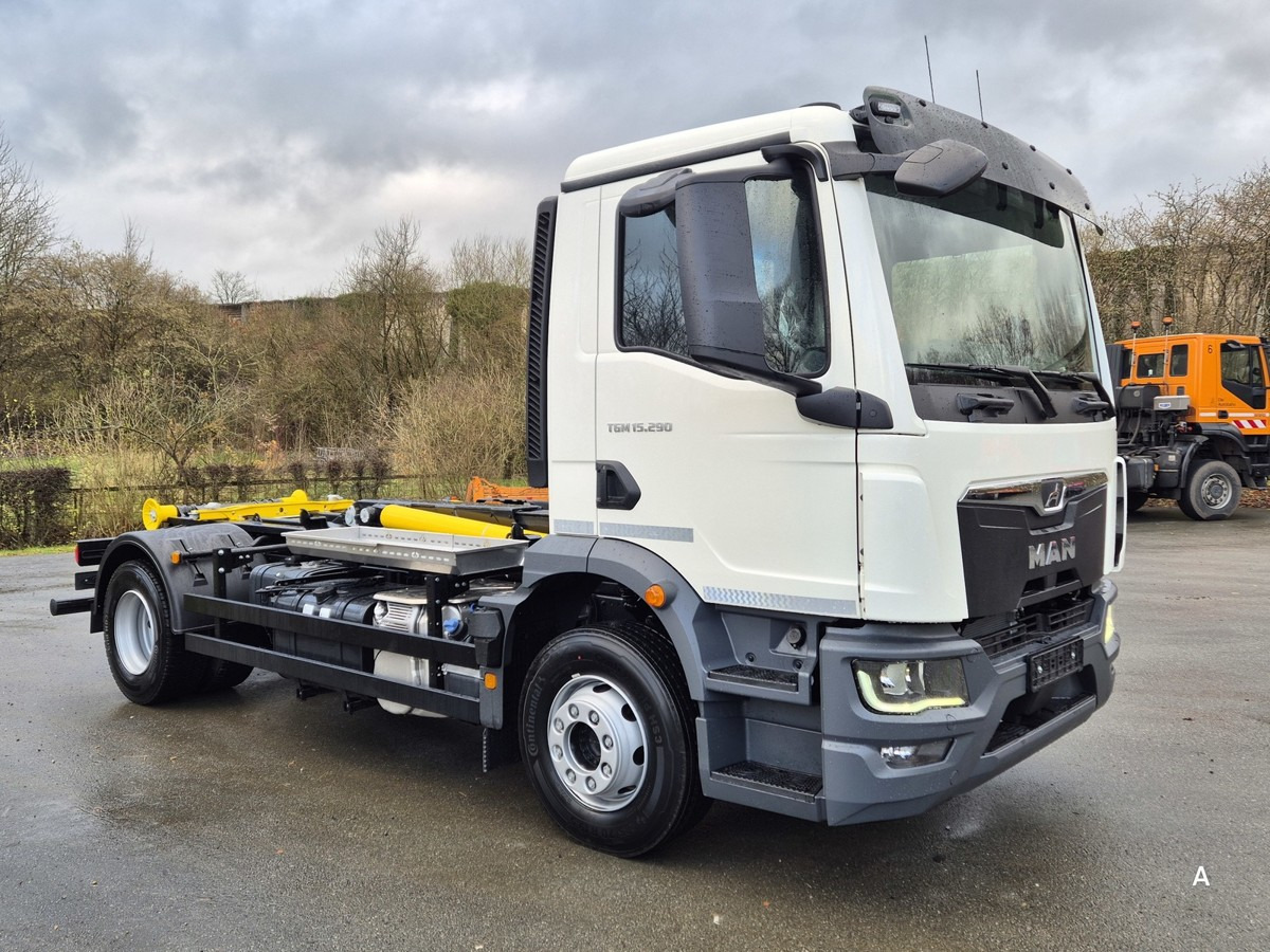 MAN TGM 15.290 BL Abrollkipper PowerMatic Standheiz. - Мултилифт с кука камион: снимка 2 MAN TGM 15.290 BL Abrollkipper PowerMatic Standheiz. - Мултилифт с кука камион: снимка 2
