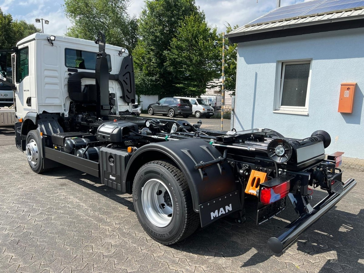 MAN TGM 15.290 BL Aut. Abrollkipper AHK - Мултилифт с кука камион: снимка 4 MAN TGM 15.290 BL Aut. Abrollkipper AHK - Мултилифт с кука камион: снимка 4