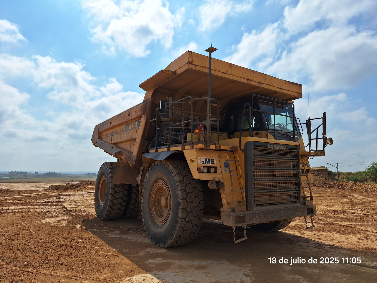 KOMATSU HD605 7-EO - Кариерен самосвал: снимка 2 KOMATSU HD605 7-EO - Кариерен самосвал: снимка 2