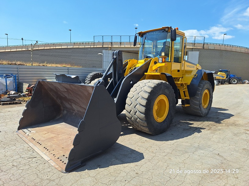 VOLVO L120E - Колесен товарач: снимка 2 VOLVO L120E - Колесен товарач: снимка 2