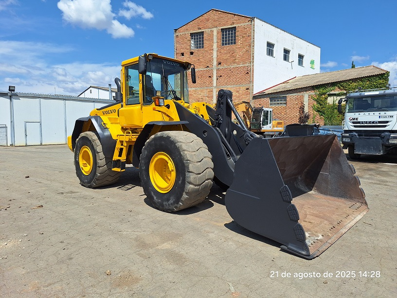 VOLVO L120E - Колесен товарач: снимка 1 VOLVO L120E - Колесен товарач: снимка 1