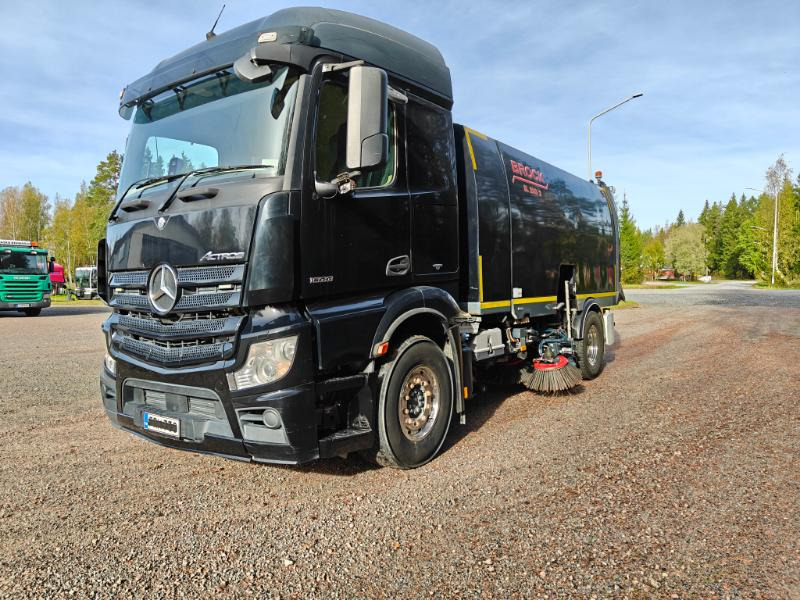 Brock SL280/2 MB Actros 1833 - Мотометачна машина: снимка 2 Brock SL280/2 MB Actros 1833 - Мотометачна машина: снимка 2