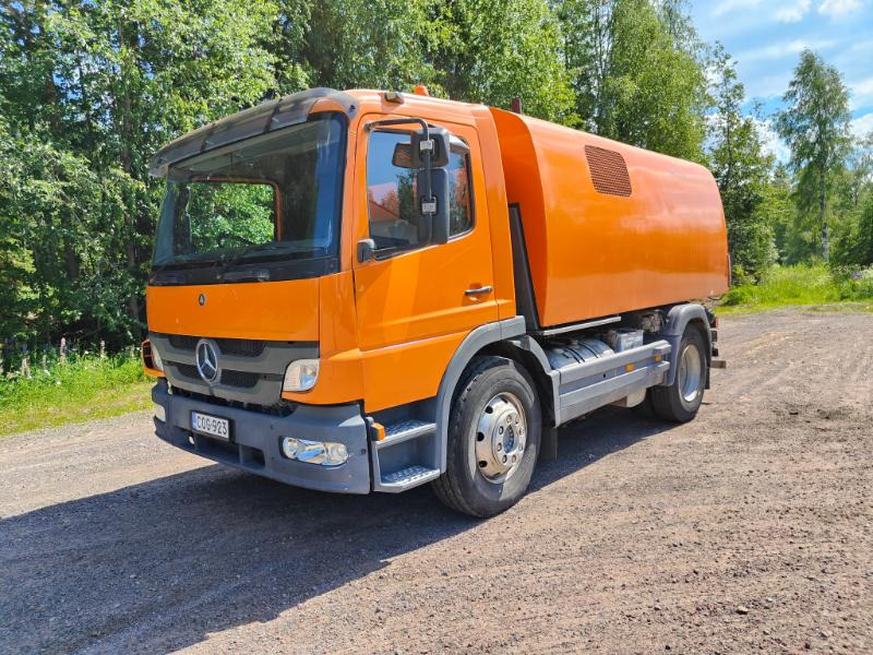 Bucher Cityfant 60 MB Atego - Мотометачна машина: снимка 2 Bucher Cityfant 60 MB Atego - Мотометачна машина: снимка 2