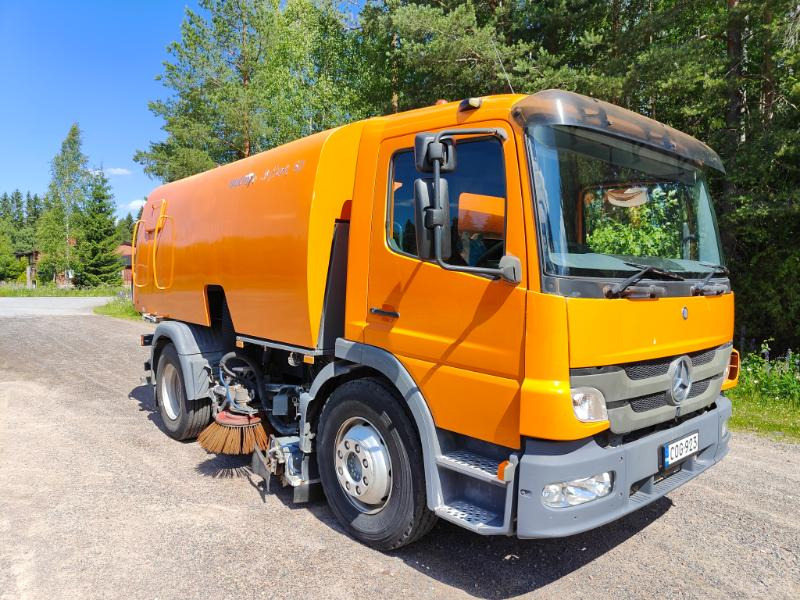 Bucher Cityfant 60 MB Atego - Мотометачна машина: снимка 1 Bucher Cityfant 60 MB Atego - Мотометачна машина: снимка 1