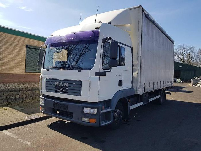 MAN TGL 12.210 4x2 BL - Камион фургон: снимка 1 MAN TGL 12.210 4x2 BL - Камион фургон: снимка 1