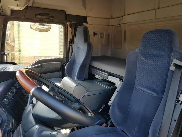 Interior photo 2: Камион фургон MAN TGL 12.210 4x2 BL