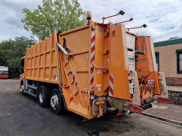Mercedes-Benz Econic 2628 - Боклукчийска кола: снимка 5 Mercedes-Benz Econic 2628 - Боклукчийска кола: снимка 5