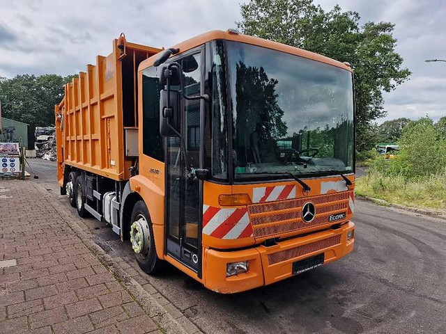 Mercedes-Benz Econic 2628 - Боклукчийска кола: снимка 3 Mercedes-Benz Econic 2628 - Боклукчийска кола: снимка 3