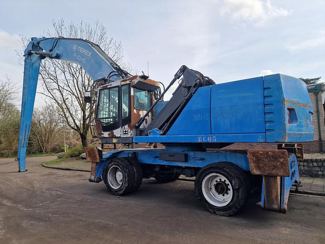Terex FUCHS MHL 360 - Багер за манипулиране на материали: снимка 2 Terex FUCHS MHL 360 - Багер за манипулиране на материали: снимка 2